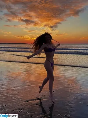 Larsen Thompson / larsenthompson nude photo #1079