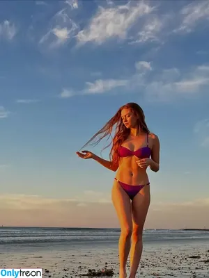 Larsen Thompson / larsenthompson nude photo #1084
