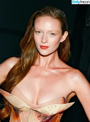 Larsen Thompson / larsenthompson nude photo #1098