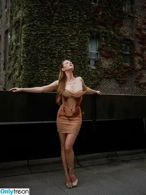 Larsen Thompson / larsenthompson nude photo #1105