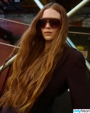 Larsen Thompson / larsenthompson nude photo #1116