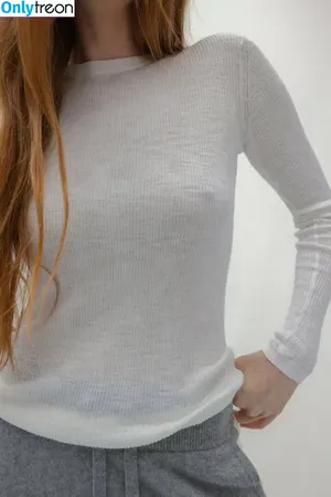 Larsen Thompson / larsenthompson nude photo #1128