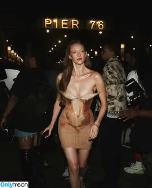 Larsen Thompson / larsenthompson nude photo #1133