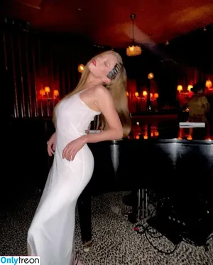 Larsen Thompson / larsenthompson nude photo #1134