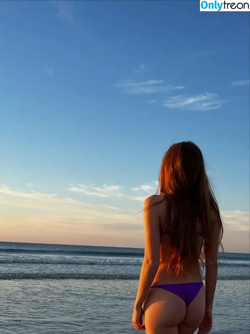 Larsen Thompson nude photo #1082 (larsenthompson)