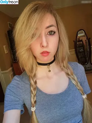 nude photo #0004