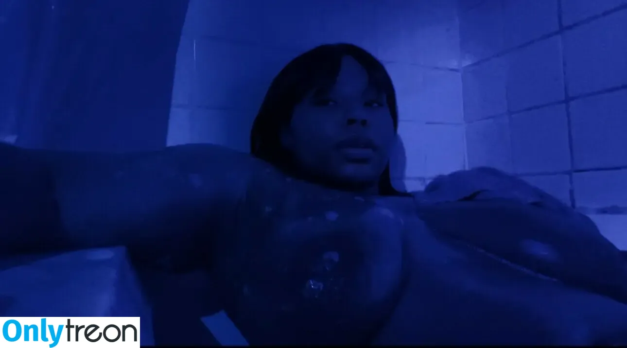 Larxene nude photo #0001 (SavageNymph / _larxene / larxene_the_savage_nymph)