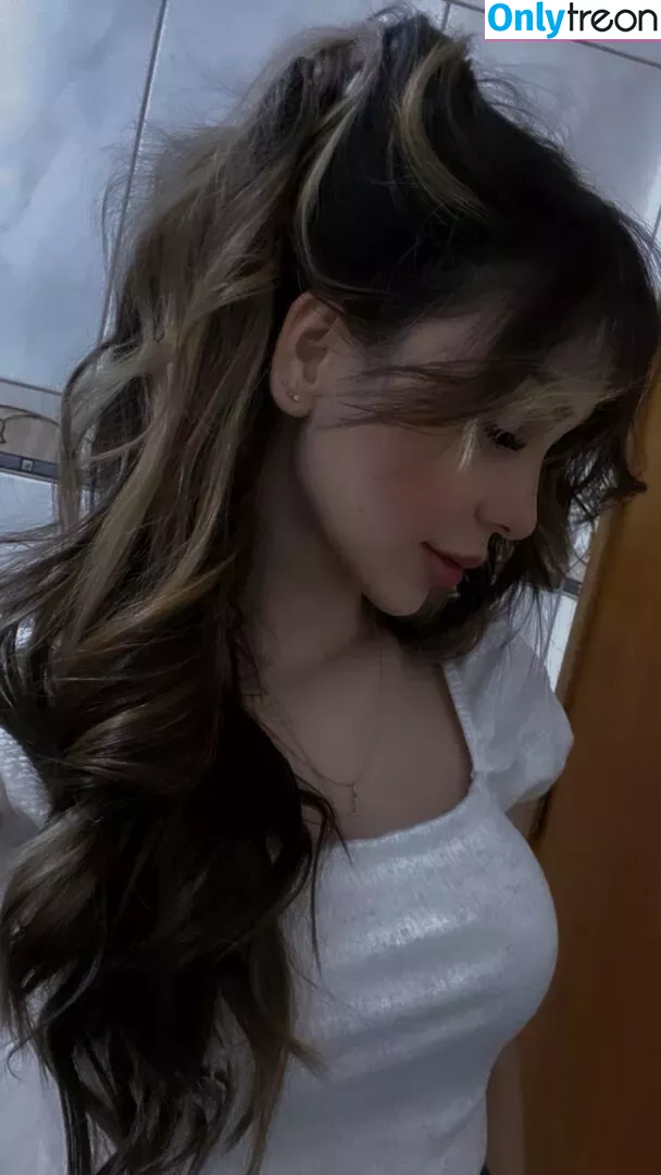 Laryssa Bitencourt nude photo #0041 (bitenclutch)