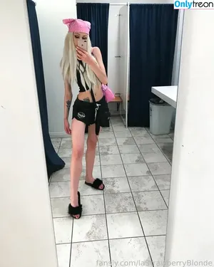  nude photo #0002