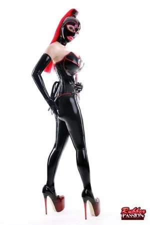 Latex Lucy / LatexLucy / latexlucy_official фото голая #0035