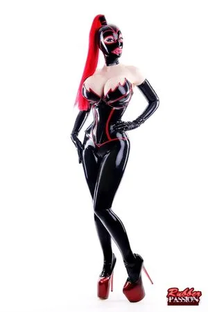 Latex Lucy / LatexLucy / latexlucy_official фото голая #0040