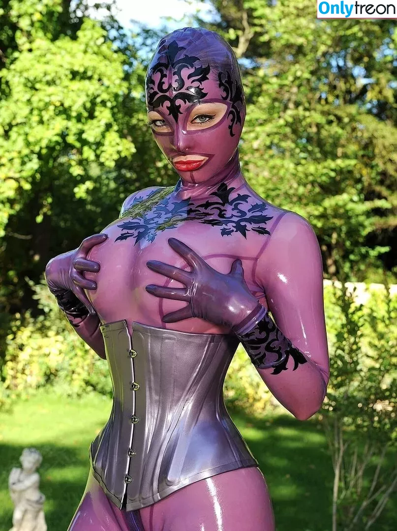 Latex Lucy nude photo #0510 (LatexLucy / explore)