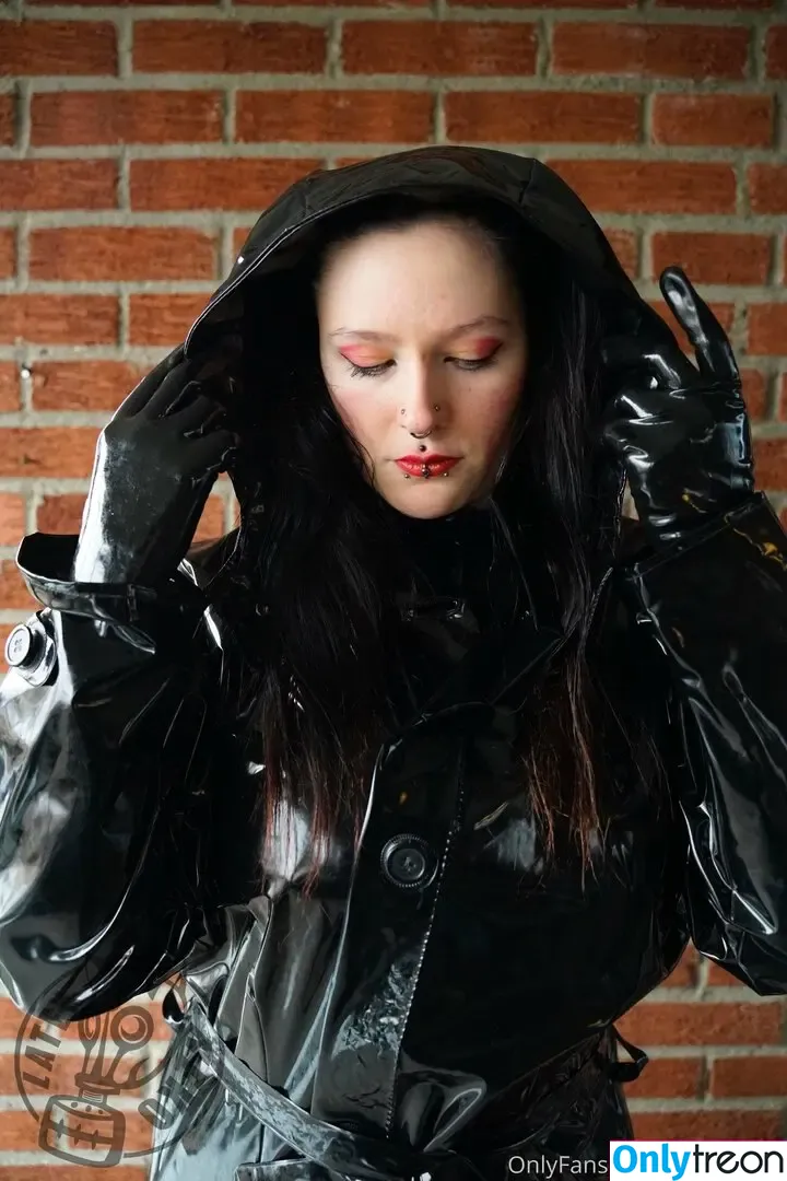 latex_neko nude photo #0010 (latex_neko)