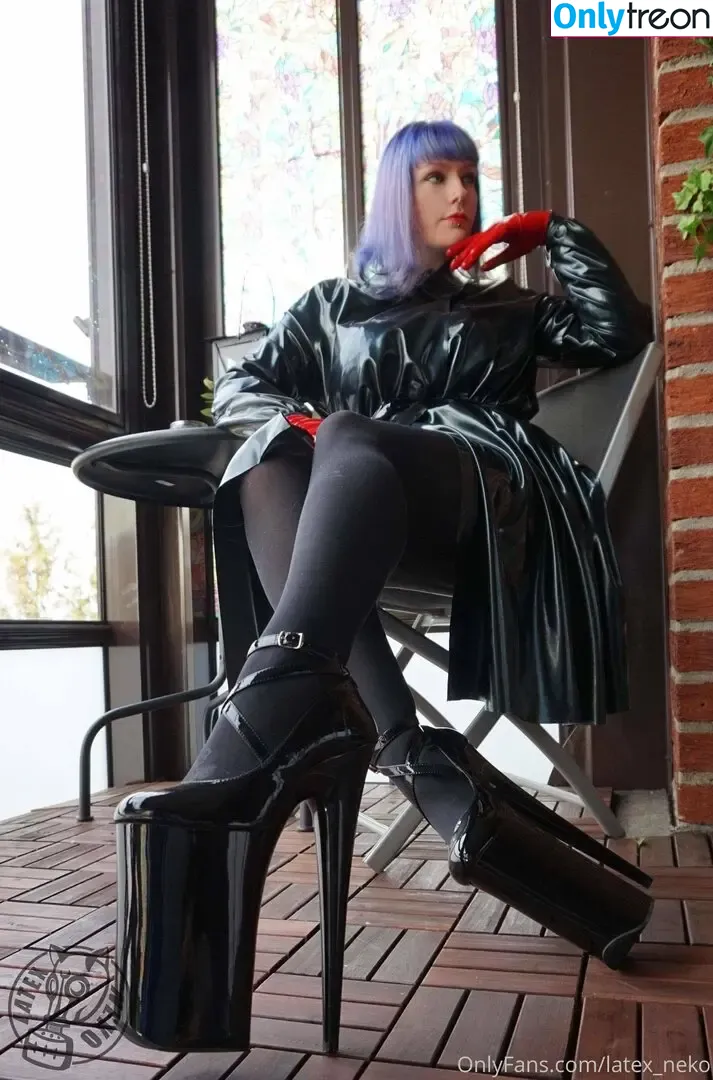 latex_neko nude photo #0035 (latex_neko)