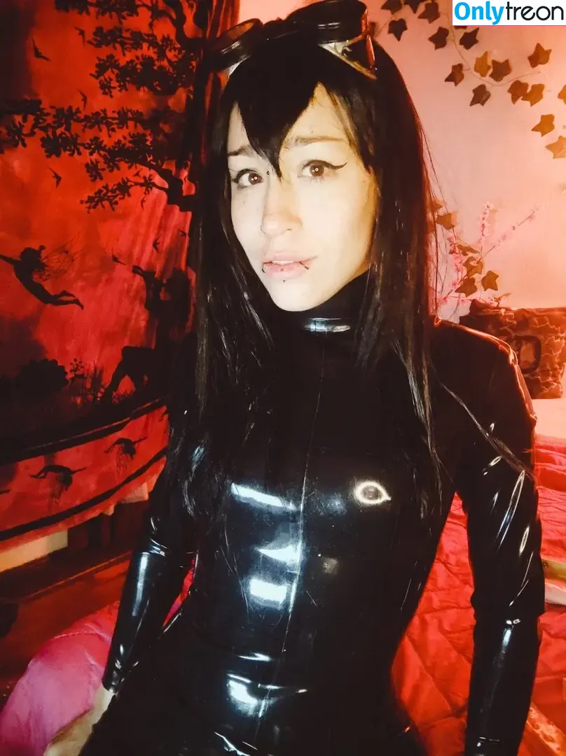 Latex Umbra голая photo #0002 (DarkRubberella / latex_umbra)