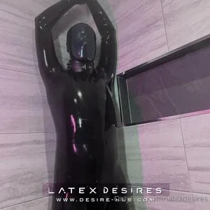 latexdesires / latexdesire_label фото голая #0050