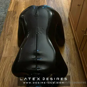 latexdesires / latexdesire_label фото голая #0127