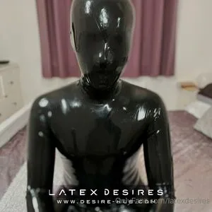 latexdesires / latexdesire_label фото голая #0145