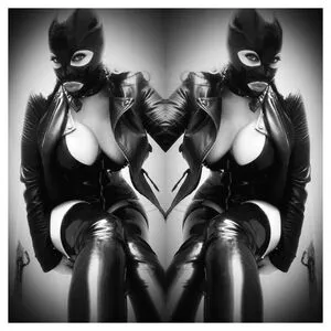 latexkittyxxx / latexkittyx.x.x фото голая #0010