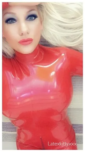 latexkittyxxx / latexkittyx.x.x фото голая #0044