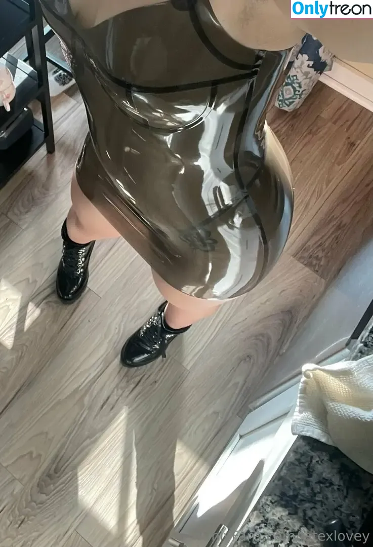 latexlovey nude photo #0012 (latexlovey)