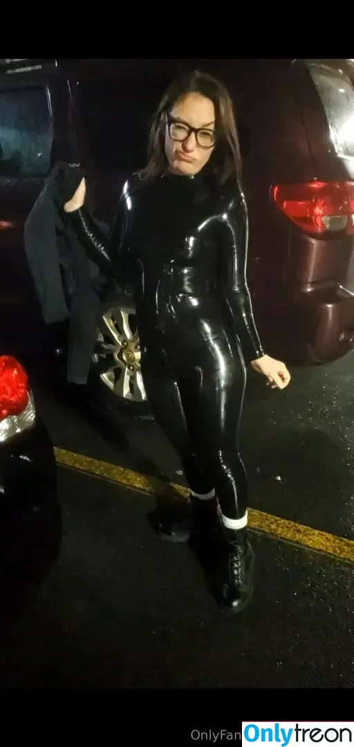 latexlovey nude photo #0025 (latexlovey)