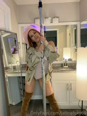 latinafoxy69 / fnaffoxy69 nude photo #0102