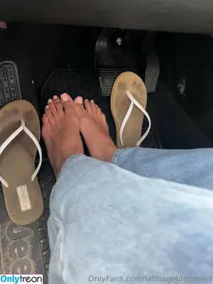 latinagoldensoles / latina.gold фото голая #0114