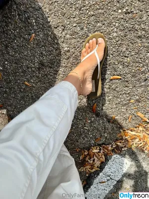 latinagoldensoles / latina.gold фото голая #0127
