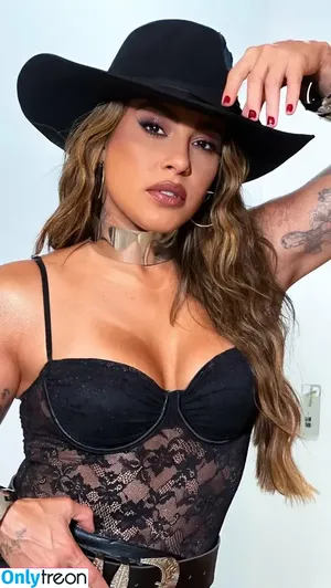 Lauana Prado / lauanaprado / xluanaprado nude photo #0043