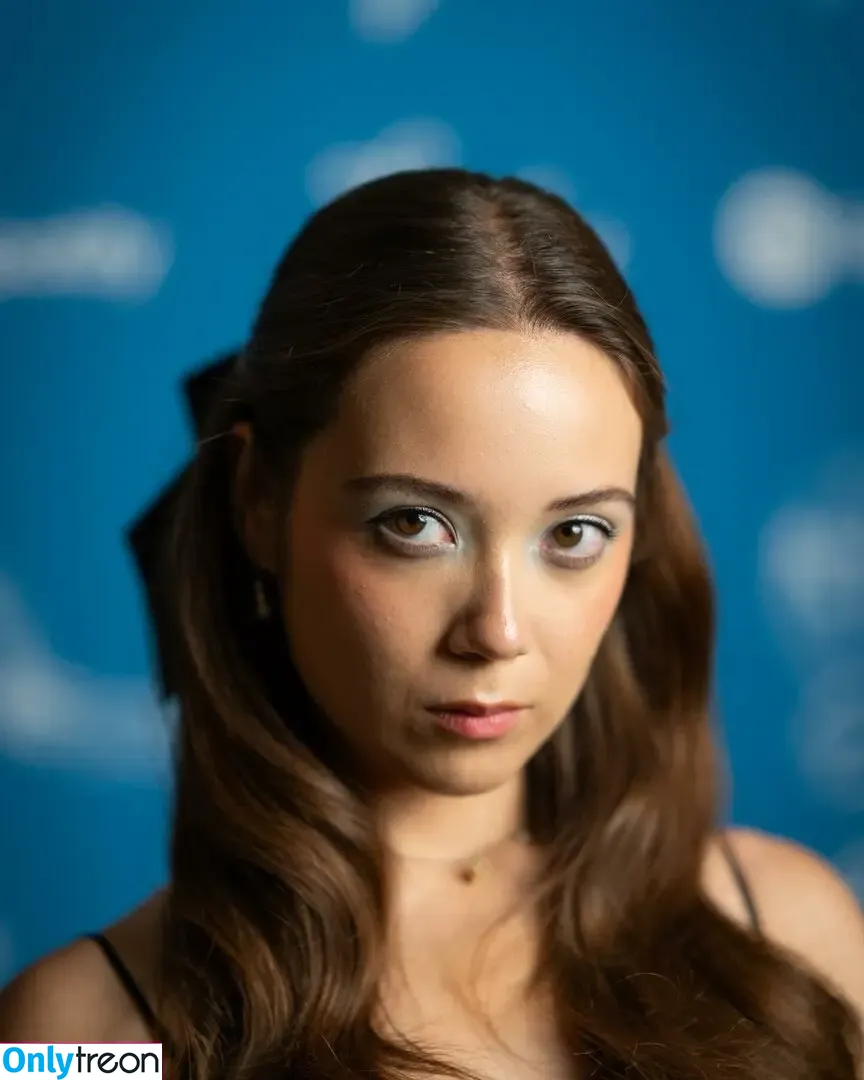Laufey Lin голая photo #0414 (laufey)