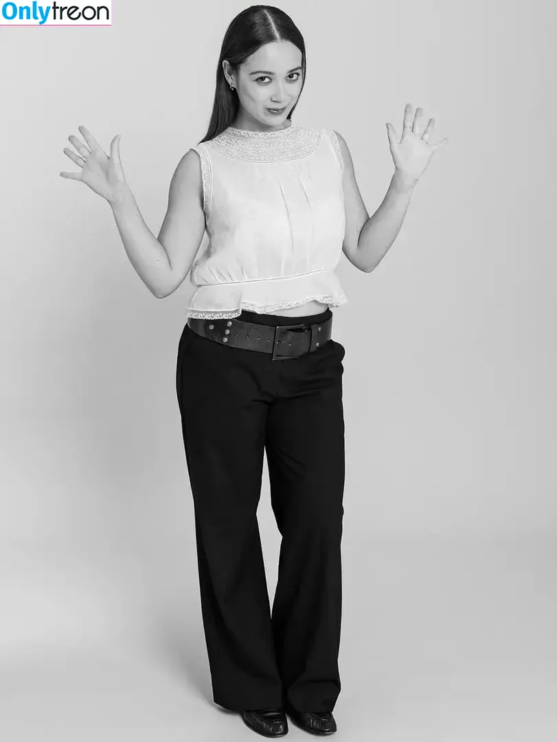 Laufey Lin голая photo #0461 (laufey)
