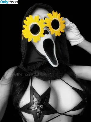 Laura Amuyus / The Horror Doll / laura_reeperbahn / the_horrordoll nude photo #0037