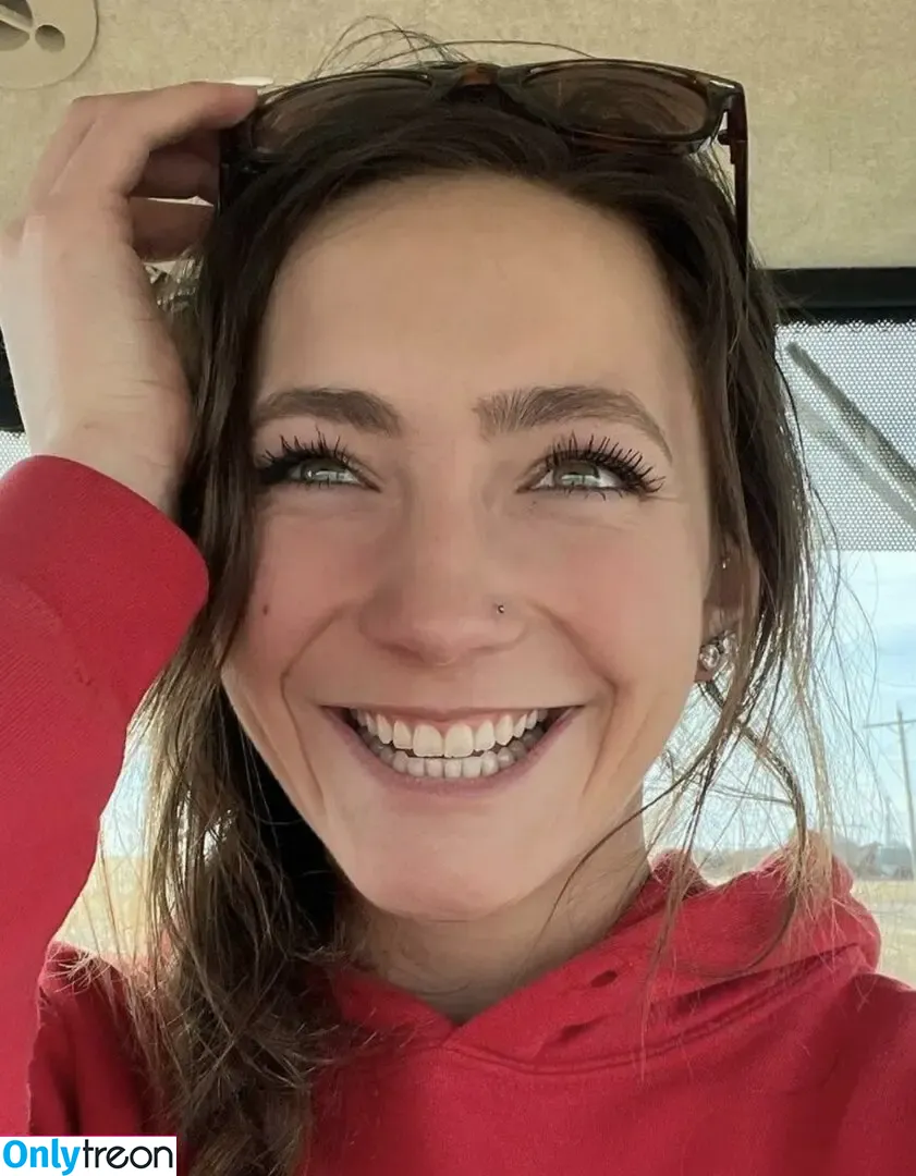 Laura Carlson Wilson nude photo #0001 (Laura Farms / laura_farms / lauraywilson)
