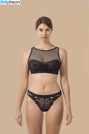 Laura Franziska Blank / laurafranziskaofficial nude photo #0057