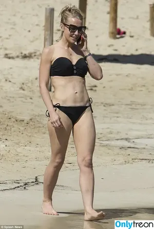 Laura Hamilton / laurahamiltontv nude photo #0154