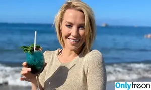 Laura Hamilton / laurahamiltontv nude photo #0174