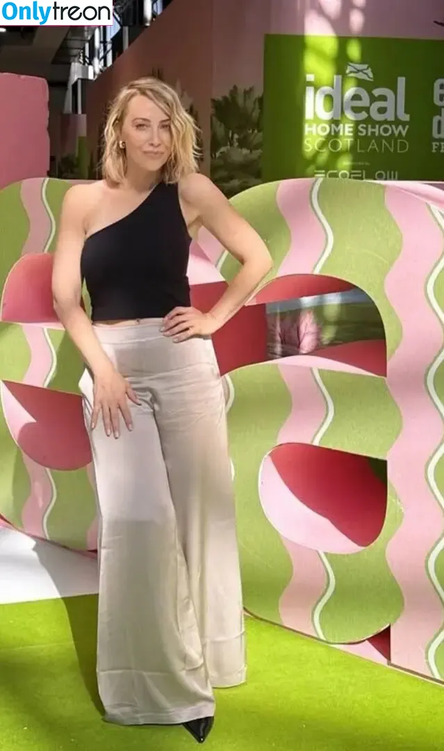 Laura Hamilton голая photo #0183 (laurahamiltontv)