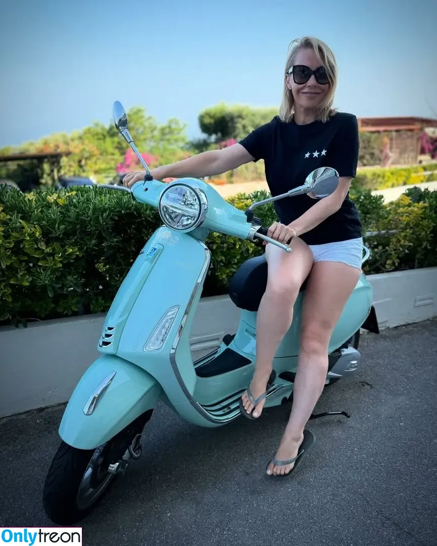 Laura Hamilton голая photo #0187 (laurahamiltontv)