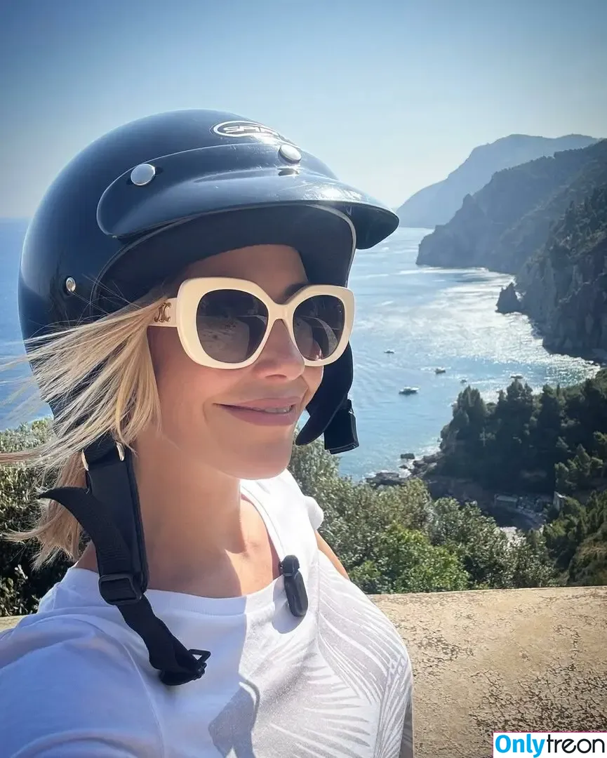 Laura Hamilton голая photo #0188 (laurahamiltontv)