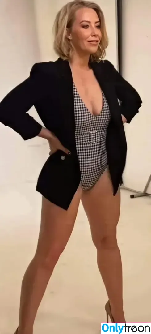 Laura Hamilton голая photo #0190 (laurahamiltontv)