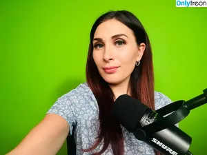 Laura Loomer / loomerfanclub nude photo #0018