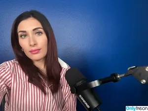 Laura Loomer / loomerfanclub nude photo #0019
