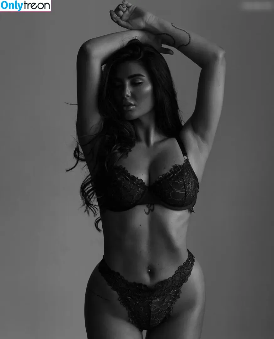 Laura Mania nude photo #0007 (laurachesnok)