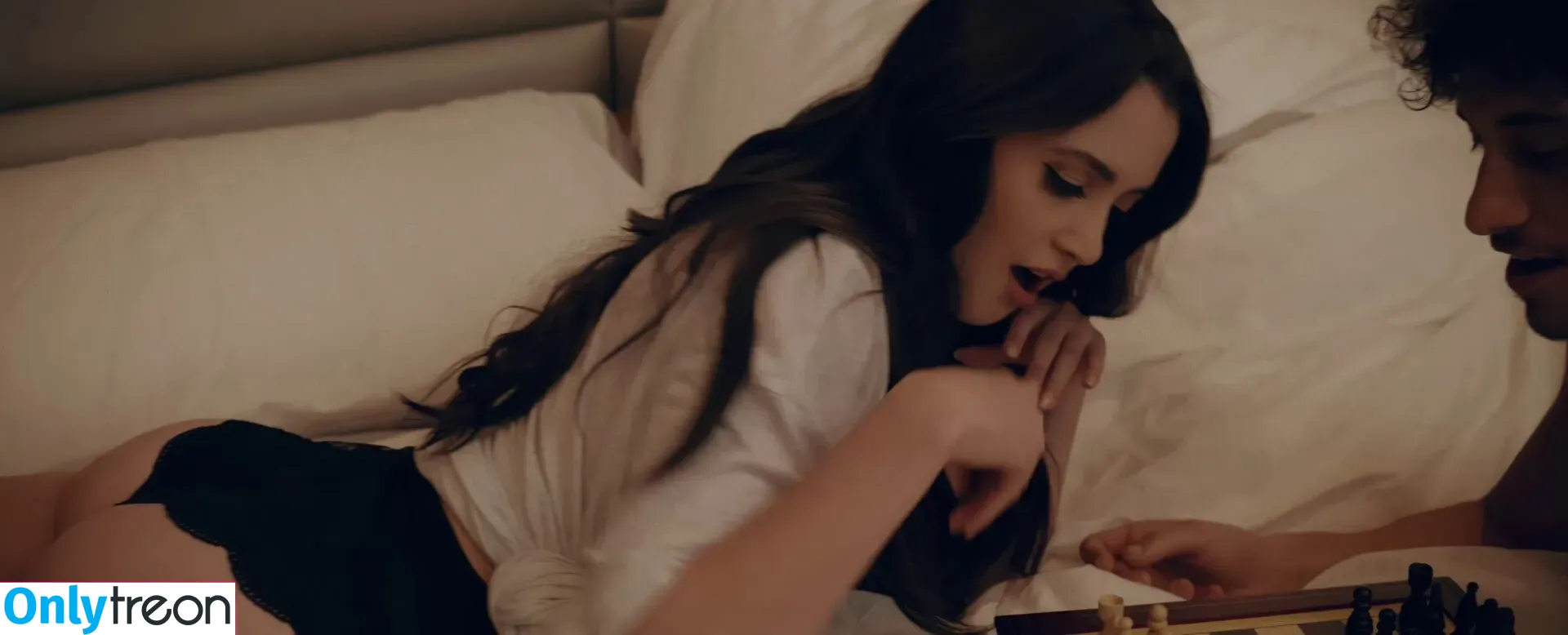 Laura Marano голая photo #0042 (lauramarano)