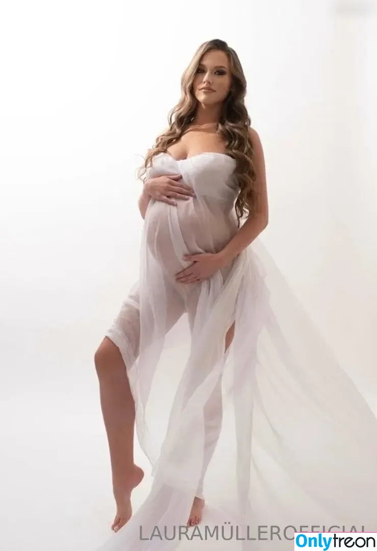 Laura Müller nude photo #0291 (lauramuellerofficial)