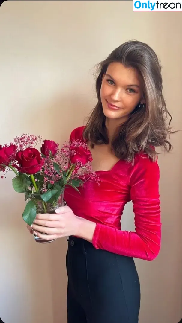 Laura Offermann голая photo #0007 (laura.o2003)