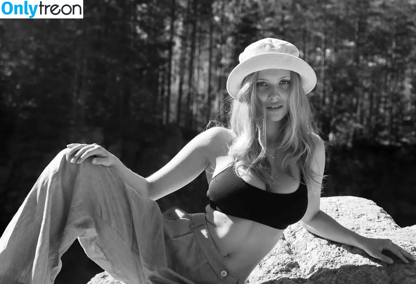 Laura Oganessian голая photo #0174 (lauraoganessian)