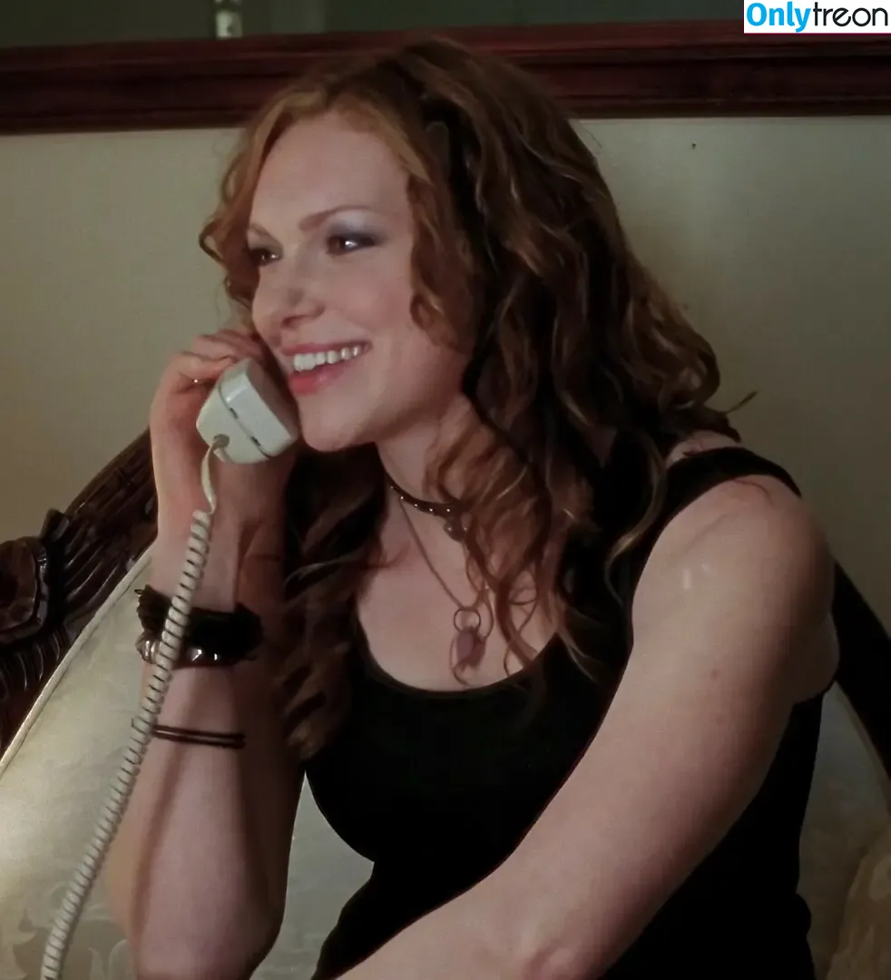 Laura Prepon nude photo #0085 (bomatopia / lauraprepon)