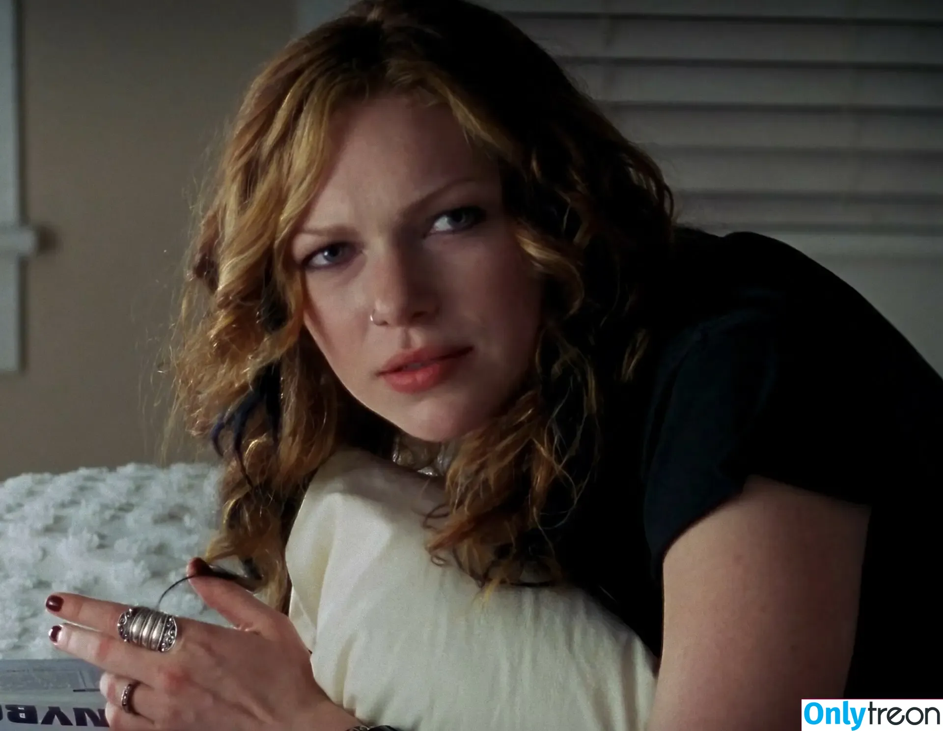 Laura Prepon nude photo #0104 (bomatopia / lauraprepon)